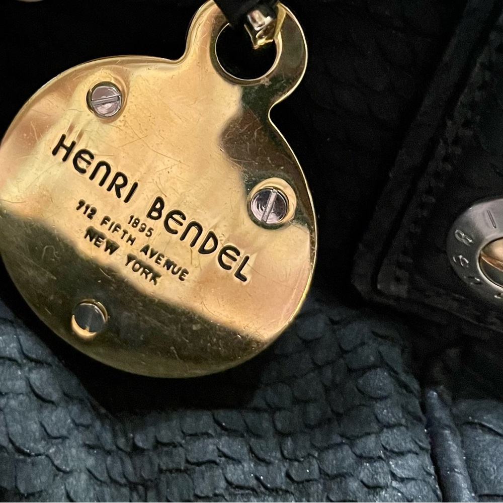 HENRI BENDEL Milliner Shopper - black embossed leather reptile pattern - in EUC! - Picture 4 of 15